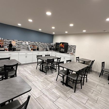 Super 8 By Wyndham Grand Island Hotel Екстериор снимка