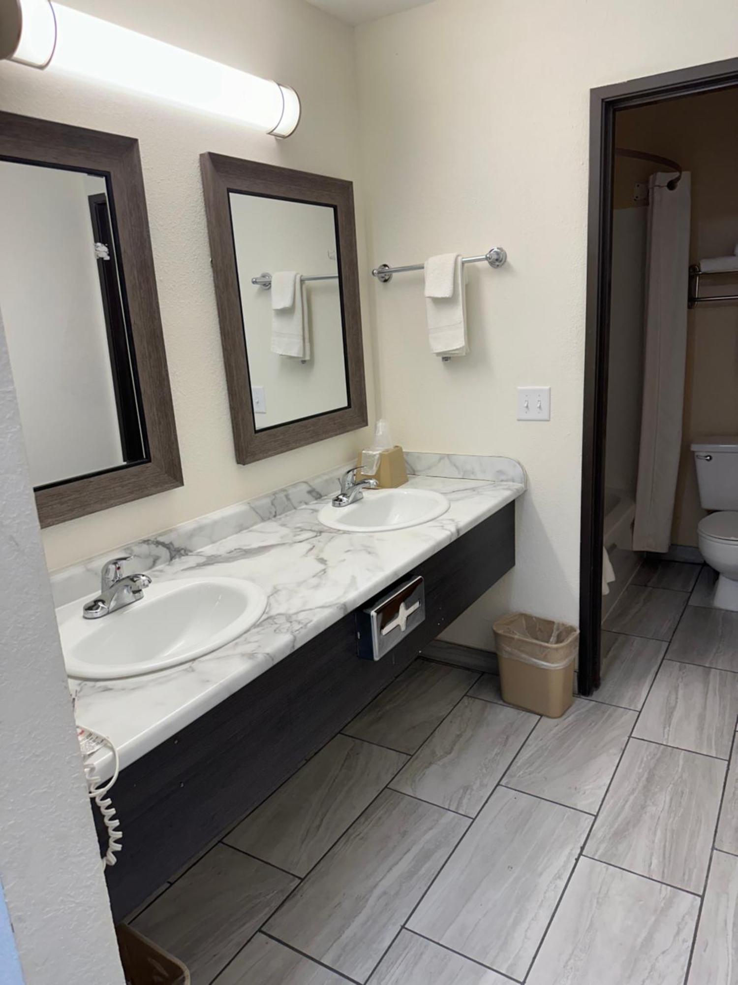 Super 8 By Wyndham Grand Island Hotel Екстериор снимка