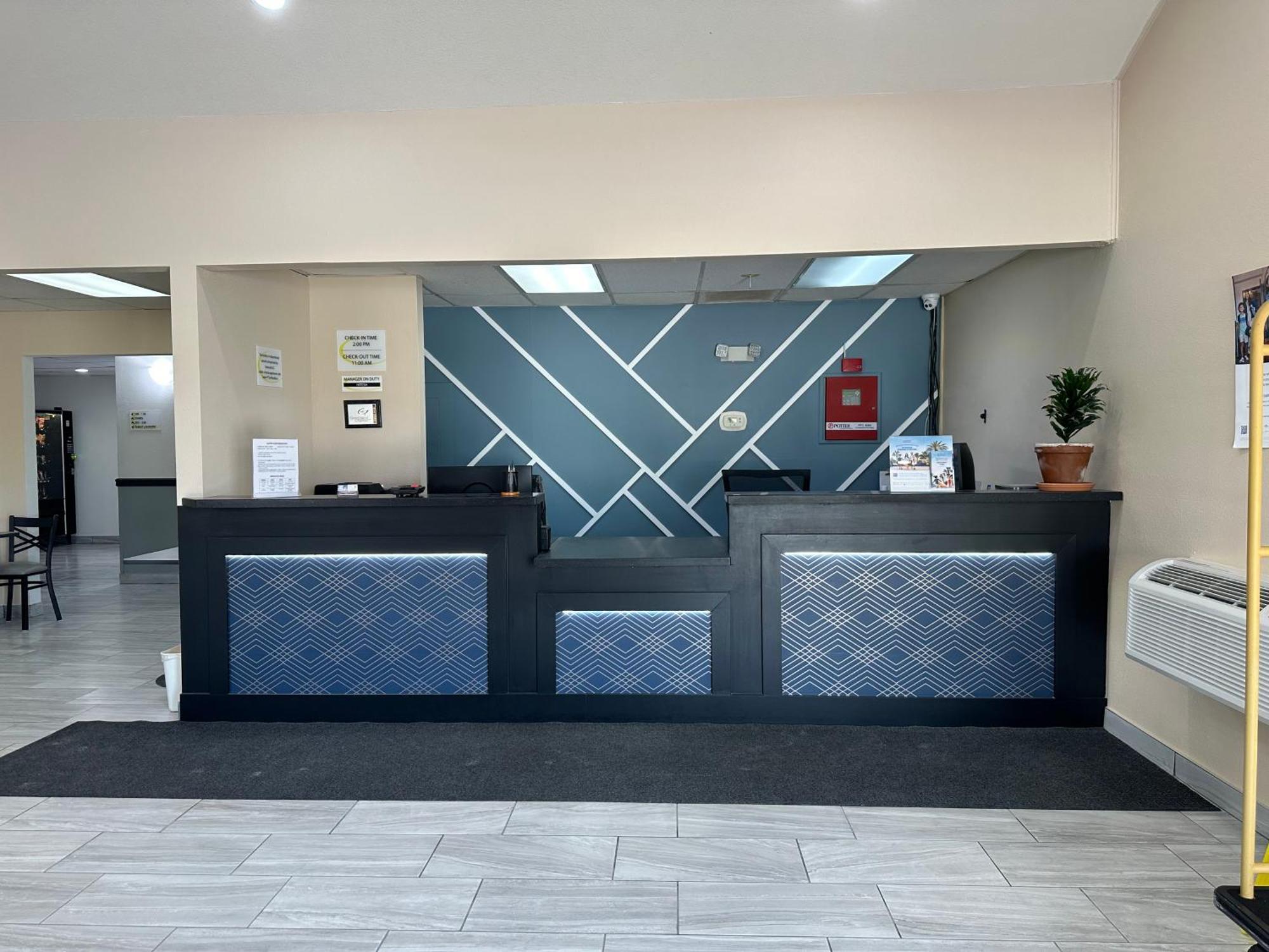Super 8 By Wyndham Grand Island Hotel Екстериор снимка