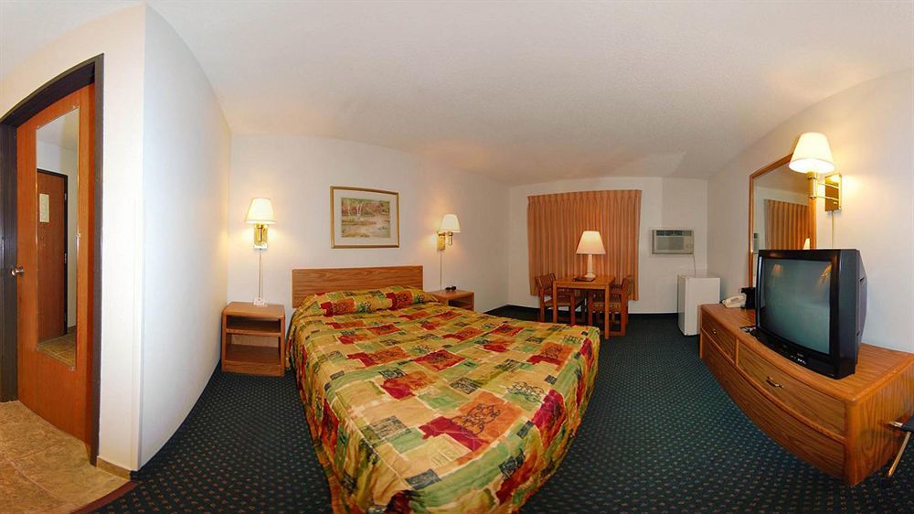 Super 8 By Wyndham Grand Island Hotel Екстериор снимка