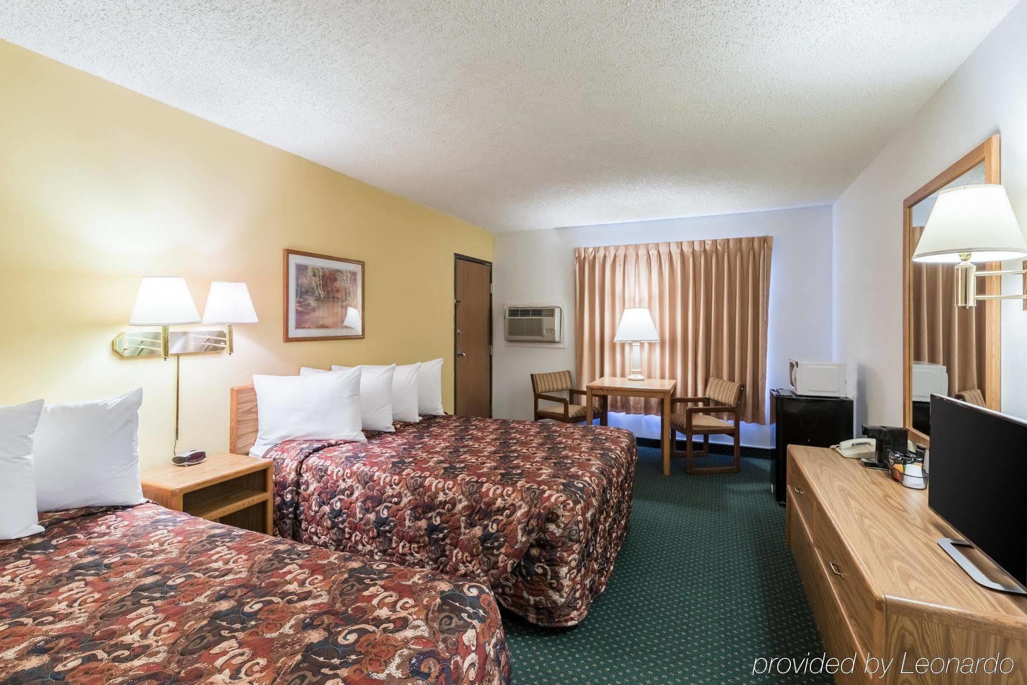 Super 8 By Wyndham Grand Island Hotel Екстериор снимка